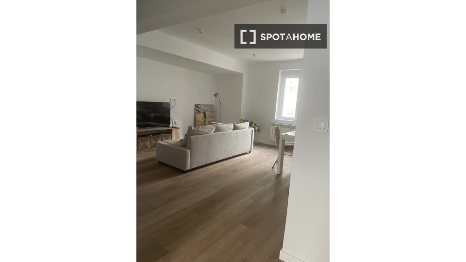 Double room Madrid, 3 beds, 120m² — photo 9