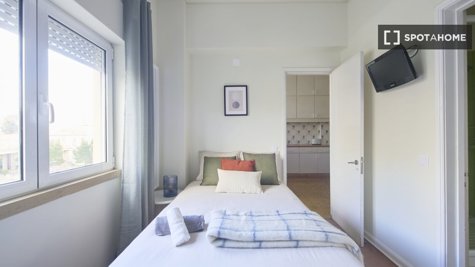 Double room Lisbon, 7 beds — photo 14