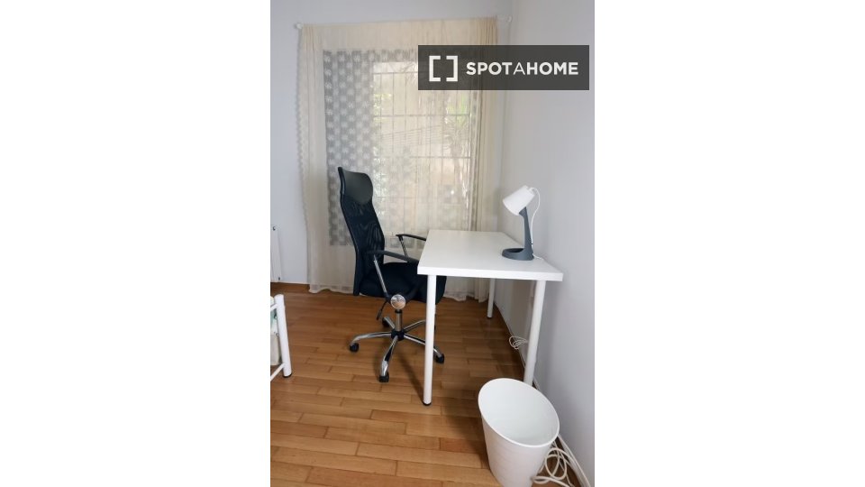 Double room Athens, 4 beds — photo 3