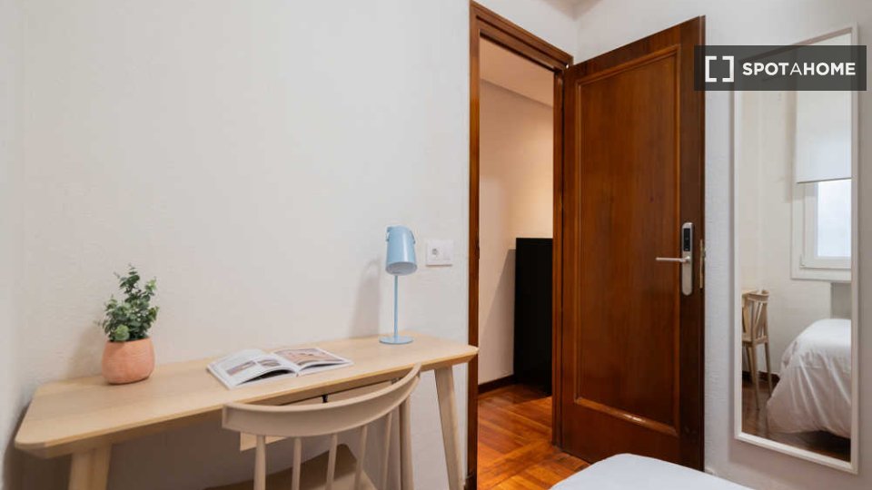 Double room Madrid, 6 beds — photo 34