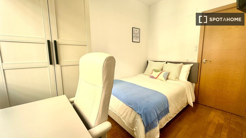 Double room Madrid, 6 beds — photo 6