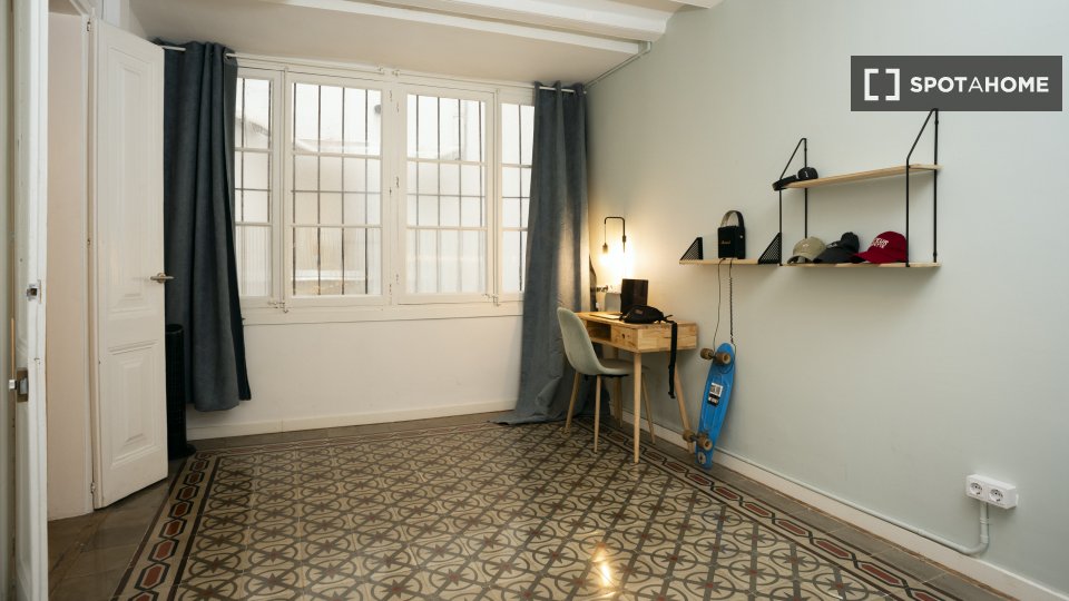 Double room Barcelona, 5 beds, 140m² — photo 24