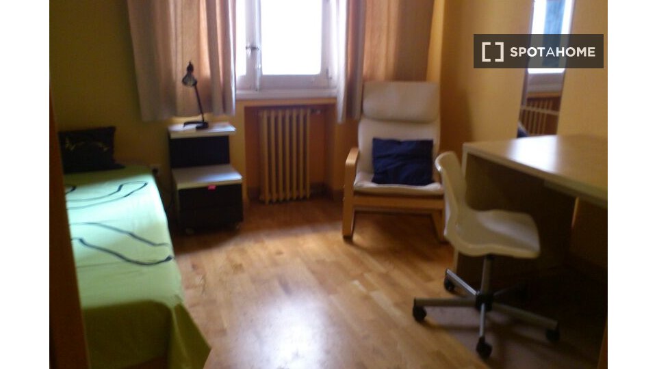 Double room Madrid, 6 beds, 150m² — photo 4