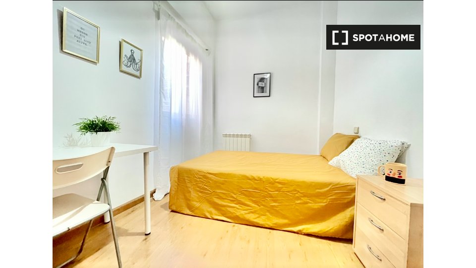 Double room Madrid, 8 beds, 180m² — photo 7