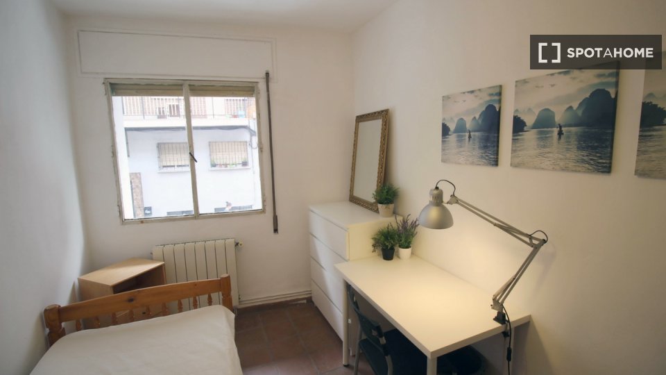 Double room Madrid, 4 beds — photo 9