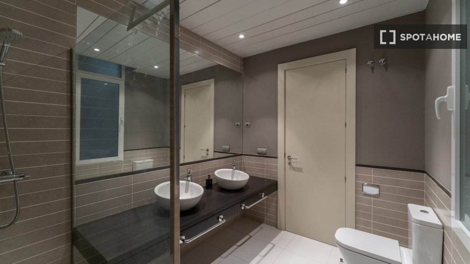 Double room Madrid, 6 beds — photo 14