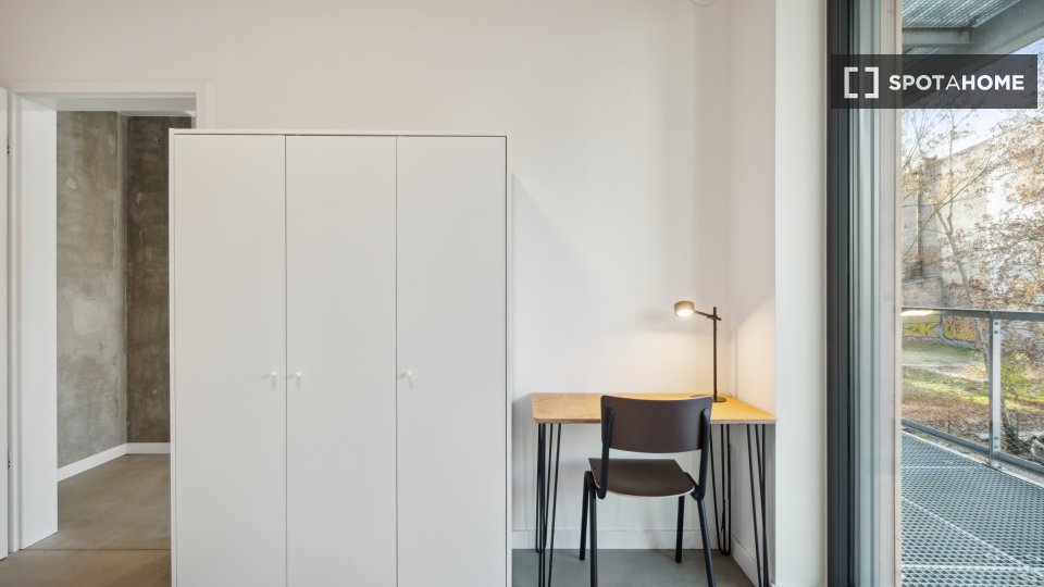 Double room Berlin, 4 beds, 79m² — photo 24