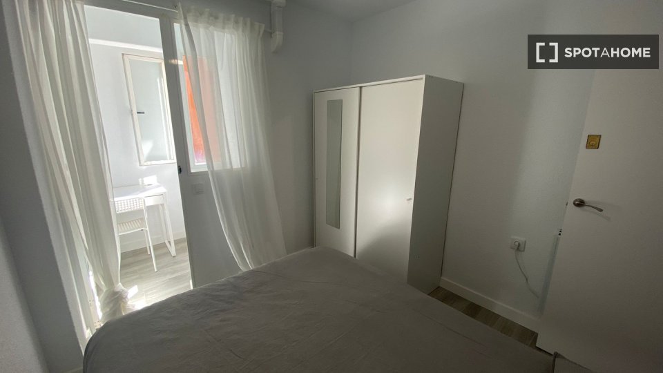 Double room Madrid, 7 beds — photo 18
