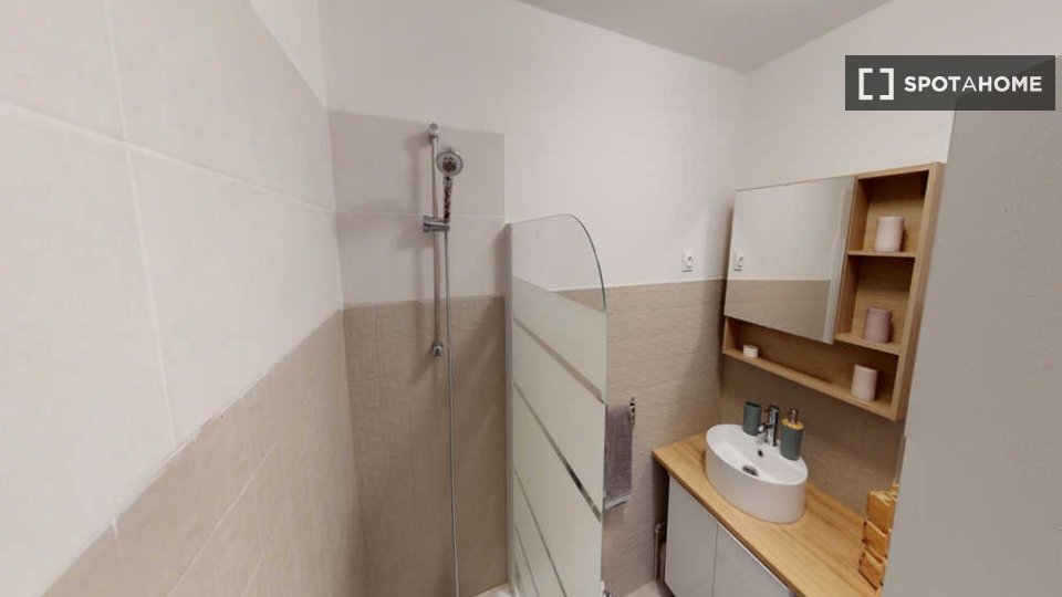 Double room Paris, 4 beds, 80m² — photo 7