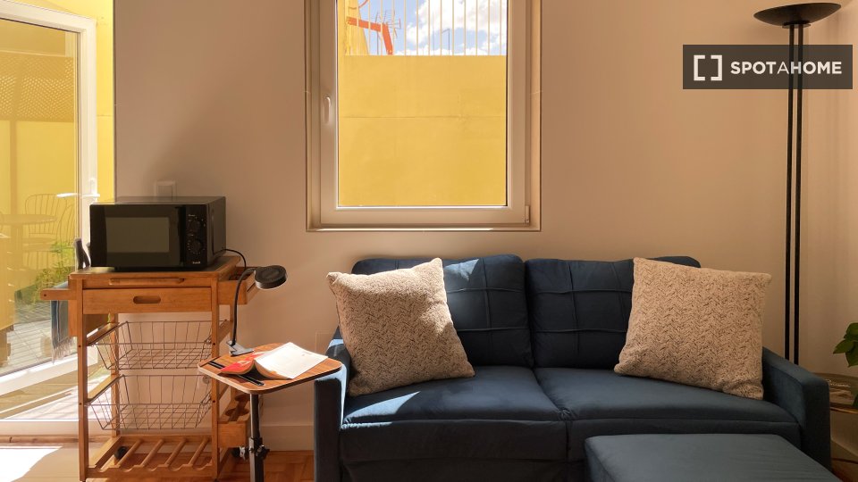 Apartment Lisbon, 1 bed — photo 13