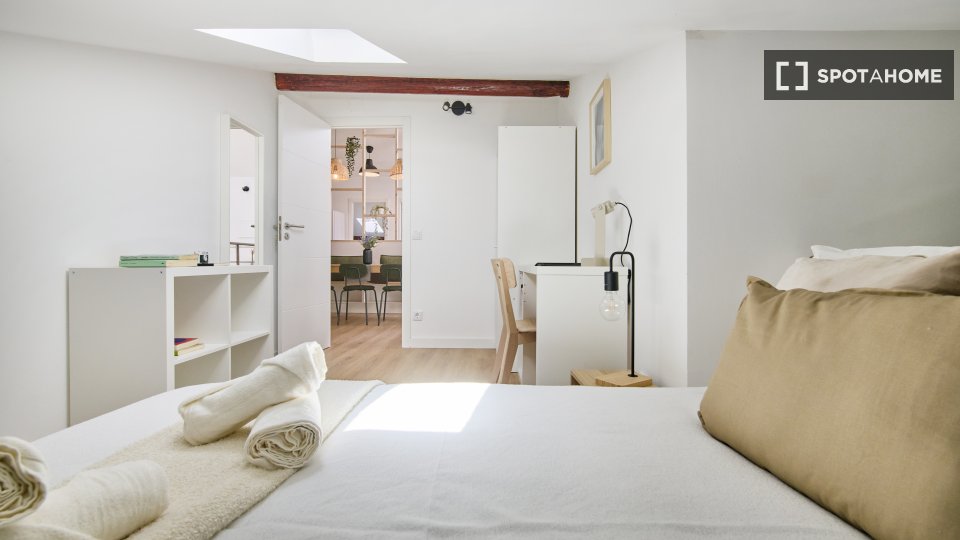 Double room Lisbon, 9 beds — photo 16