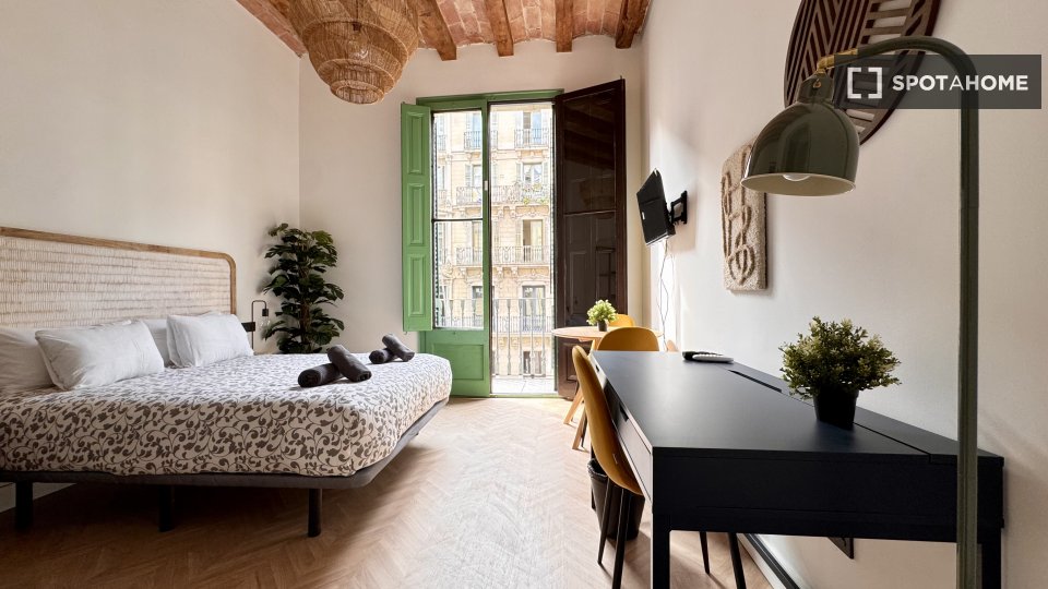 Double room Barcelona, 5 beds — photo 10
