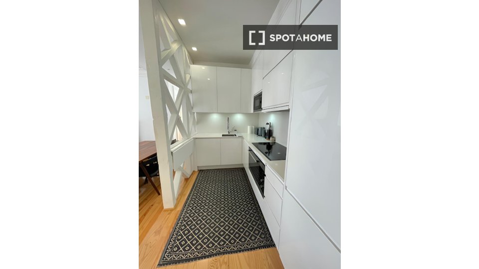 Apartment Lisbon, 2 beds, 104m² — photo 8