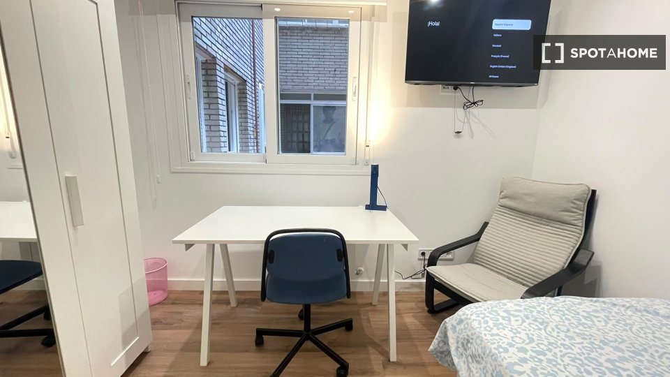 Double room Madrid, 6 beds — photo 12