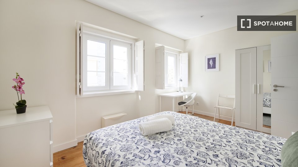 Double room Lisbon, 6 beds — photo 15