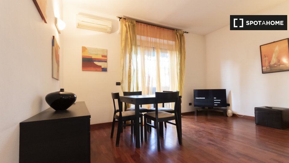 Apartment Milan, 1 bed, 58m² — photo 1