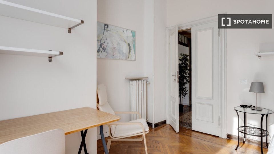 Double room Milan, 14 beds, 369m² — photo 1