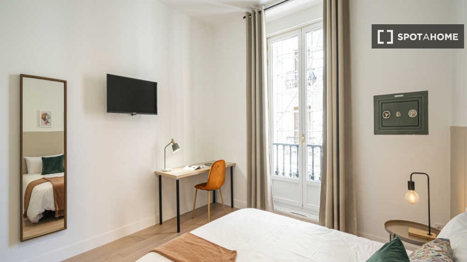 Double room Madrid, 16 beds — photo 38