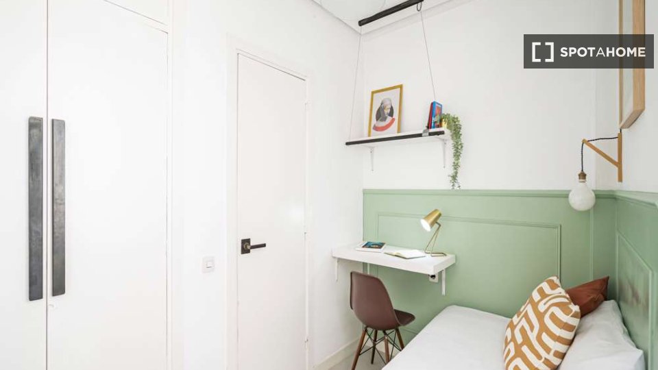 Double room Madrid, 67 beds — photo 3