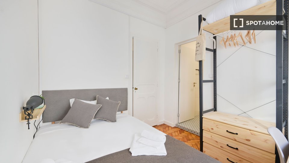 Double room Lisbon, 7 beds — photo 2