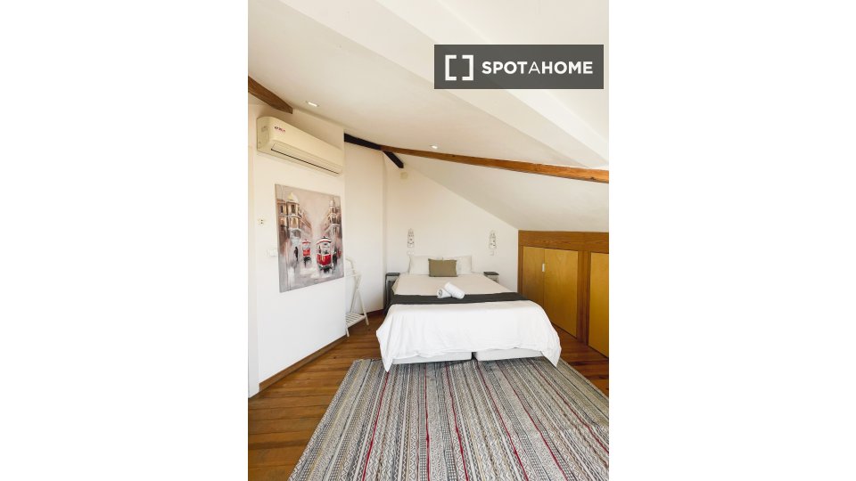 Apartment Lisbon, 2 beds — photo 15