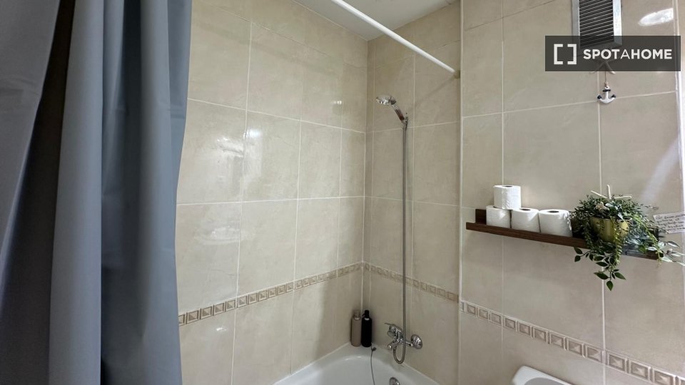 Double room Malaga, 3 beds, 150m² — photo 19