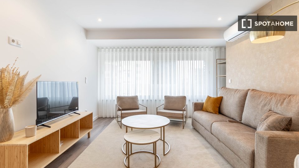 Apartment Lisbon, 1 bed — photo 18