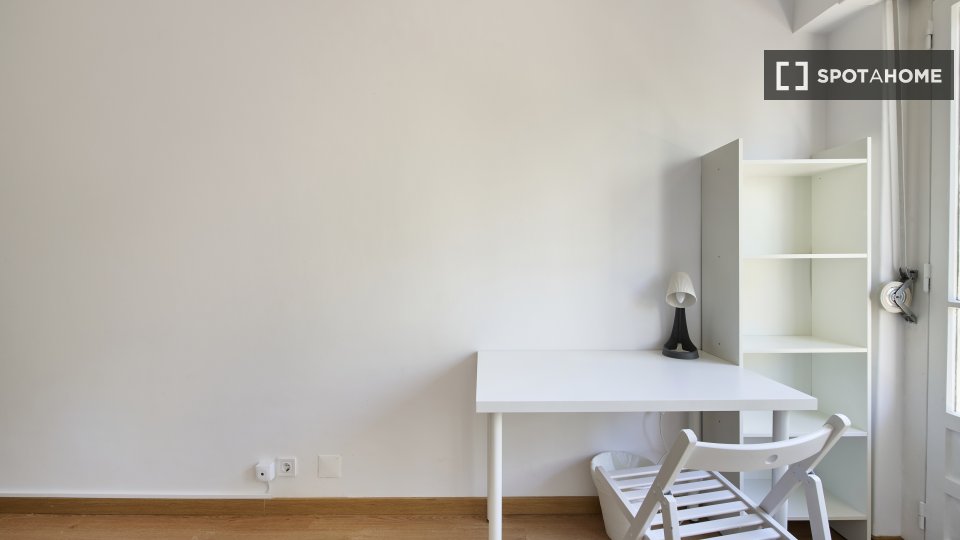 Double room Lisbon, 7 beds — photo 15