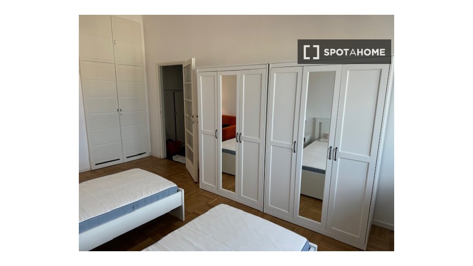 Double room Milan, 2 beds, 90m² — photo 6