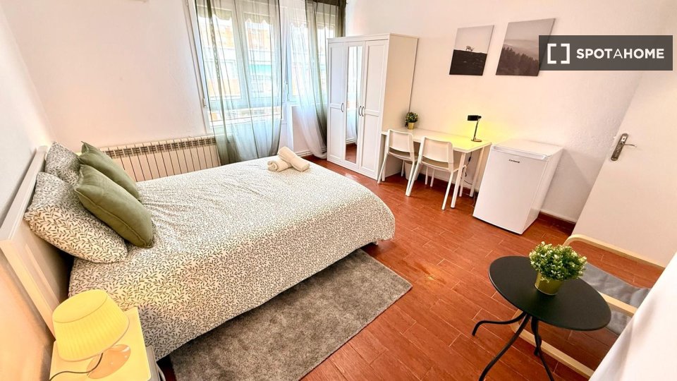 Double room Madrid, 4 beds — photo 14