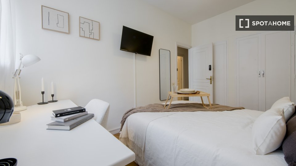 Double room Madrid, 9 beds — photo 17