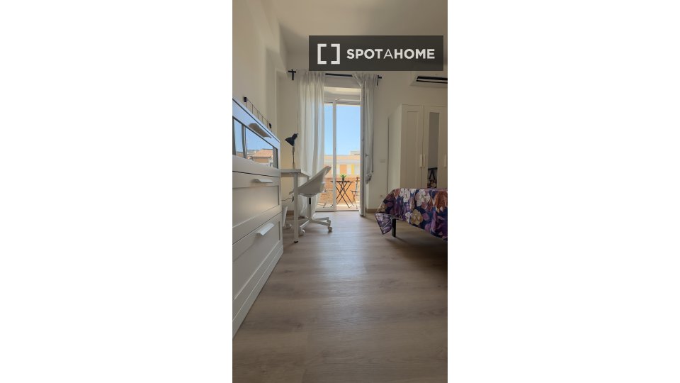 Double room Rome, 3 beds, 100m² — photo 22