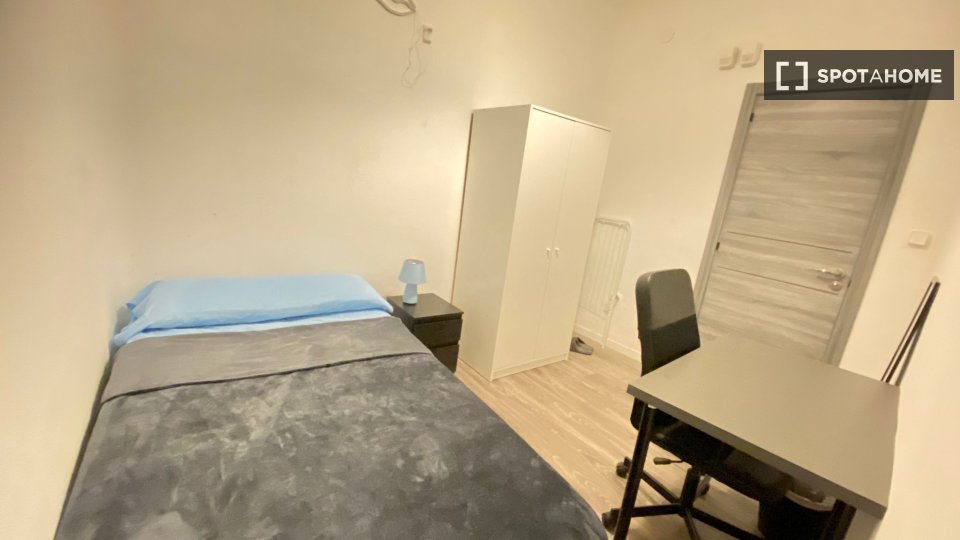 Double room Madrid, 10 beds — photo 18