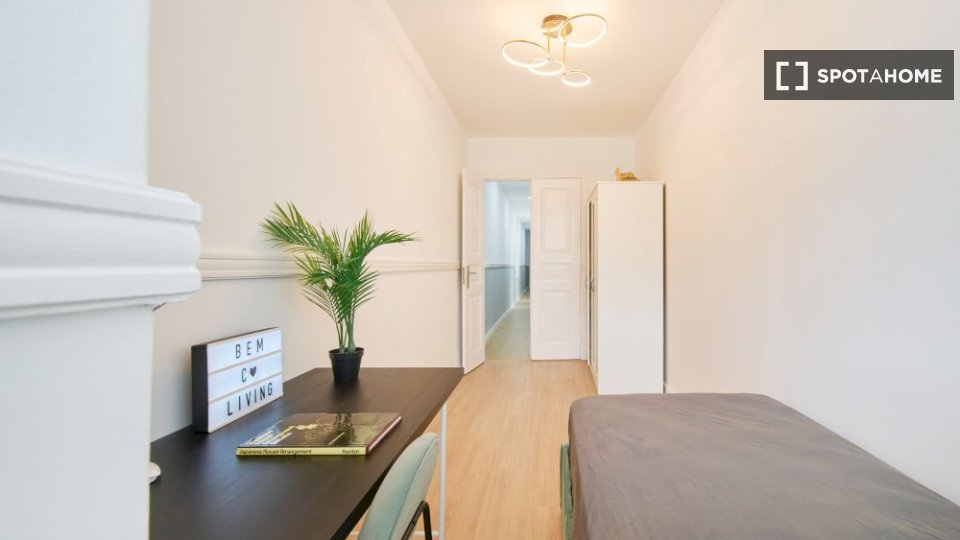 Double room Lisbon, 7 beds — photo 12