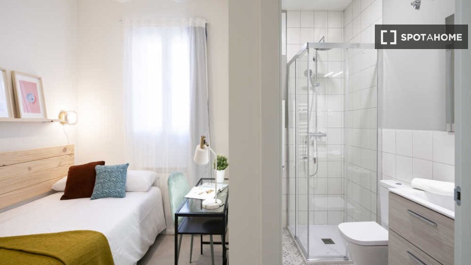 Double room Madrid, 17 beds — photo 67