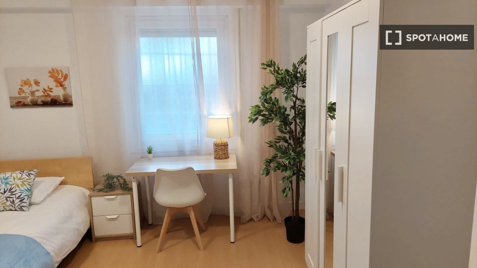 Double room Madrid, 4 beds, 100m² — photo 11