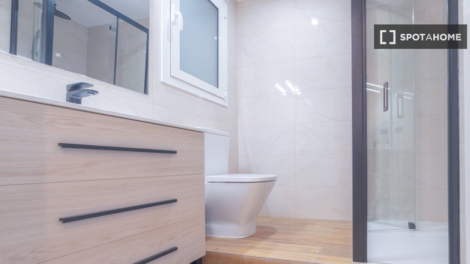 Double room Barcelona, 7 beds, 200m² — photo 16