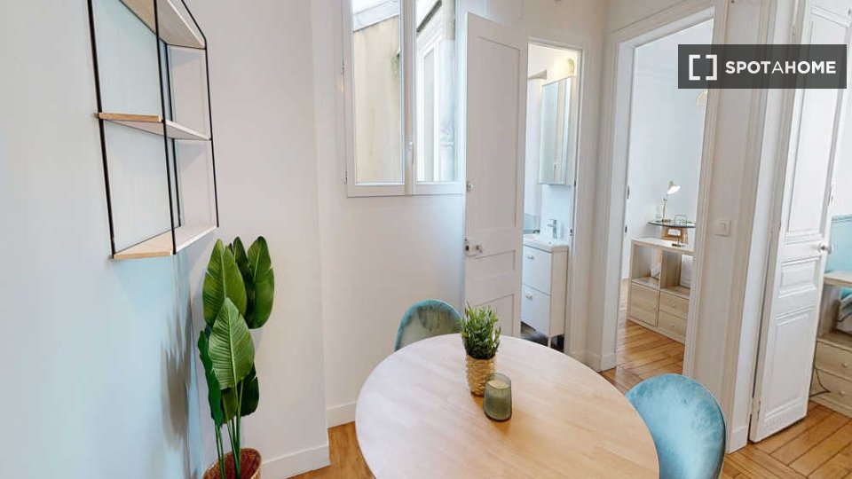 Double room Paris, 9 beds, 160m² — photo 4