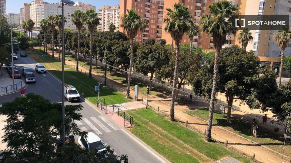 Double room Alicante, 2 beds, 80m² — photo 6
