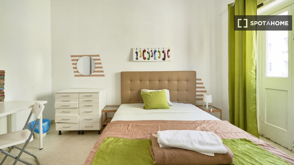 Double room Lisbon, 20 beds — photo 21
