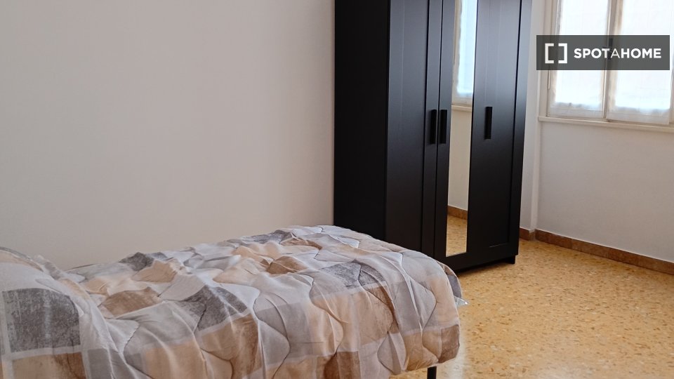 Double room Florence, 2 beds, 83m² — photo 1