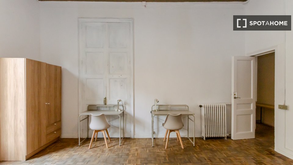 Double room Barcelona, 10 beds, 252m² — photo 12