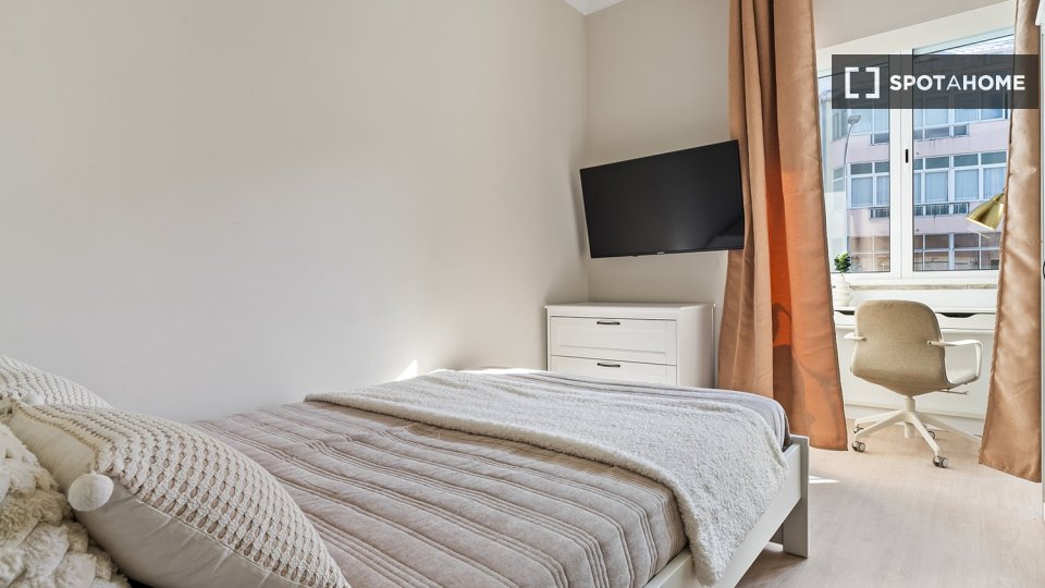 Double room Lisbon, 6 beds — photo 14