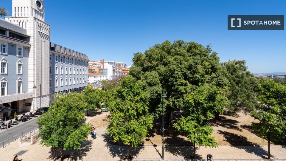 Apartment Lisbon, 2 beds, 136m² — photo 14