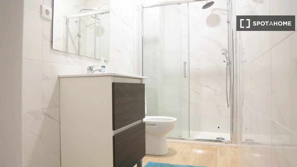 Double room Lisbon, 4 beds — photo 4