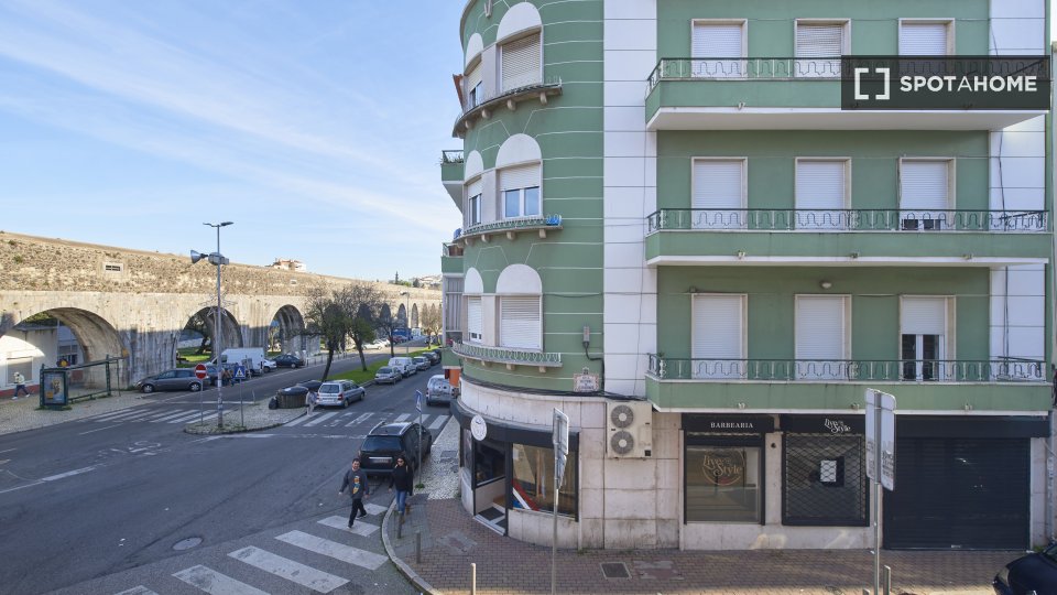 Double room Lisbon, 4 beds — photo 17