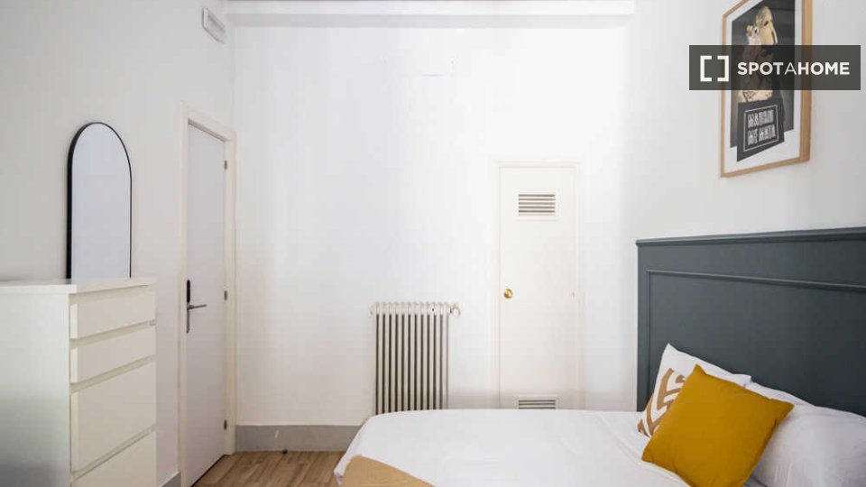 Double room Madrid, 67 beds — photo 55