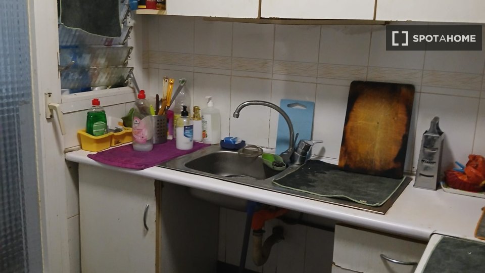 Double room Barcelona, 3 beds, 90m² — photo 9