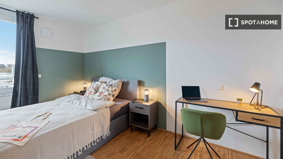 Double room Munich, 4 beds, 97m² — photo 18