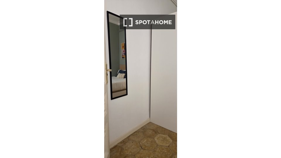 Double room Barcelona, 10 beds, 210m² — photo 6
